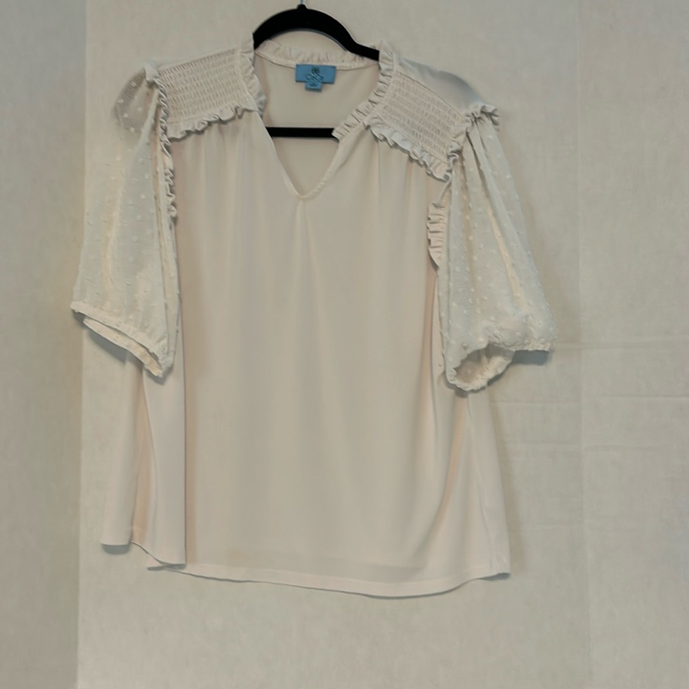 CeCe blouse. Lightweight. Off white.